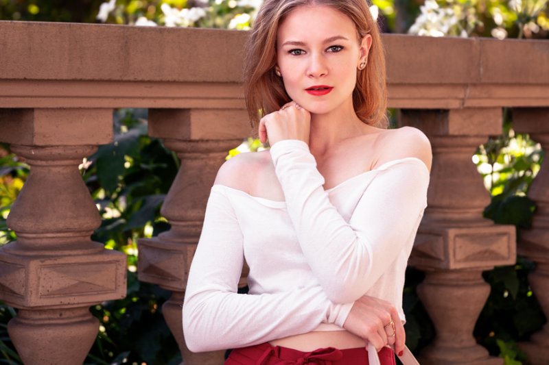 Red White Allure